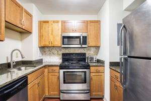 Back Bay 2BR2B steps from Prudential Center BOS-410