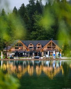 JASNA NATUR Resort by the lake