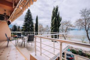 VILLA AFRODITA LAKE SIDE