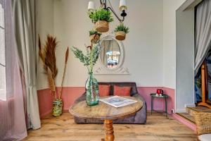 Hotels Hotel Des Artistes : photos des chambres