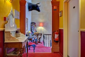 Hotels Hotel Des Artistes : photos des chambres