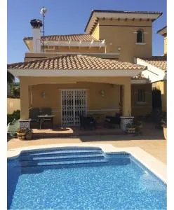 Inviting 4-Bed Villa in Orihuela - 卡布罗伊格