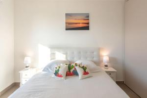 L8 Calm, panoramic Sea View withTerrace, Parking & AC