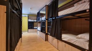 Bed in 10-Bed Mixed Dormitory Room room in Feetup Yellow Nest Hostel Barcelona