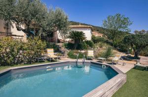 Villas Superbe Villa climatisee, piscine, vue colline : photos des chambres