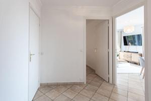 Appartements L9 Villefranche Bay view Suite / Terrasse &AC 2 rooms : photos des chambres