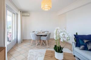 Appartements L9 Villefranche Bay view Suite / Terrasse &AC 2 rooms : photos des chambres