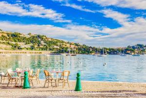 Appartements L9 Villefranche Bay view Suite / Terrasse &AC 2 rooms : photos des chambres