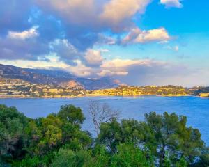 Appartements L9 Villefranche Bay view Suite / Terrasse &AC 2 rooms : photos des chambres