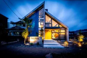 The Villa & Barrel Lounge - Mochimune