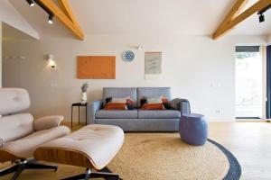 Boutique Rentals-Primrose Terrace&Garage