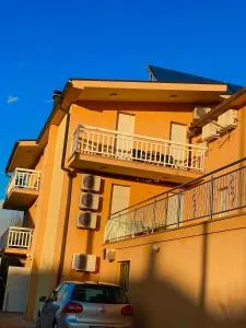 图鲁迪克酒店 - 柳布什基