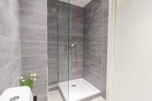 L13 Staywiz us - Central flat 5mins walk to beach AC Balcon WIFI
