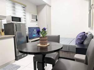 KL Tower Makati near AIM, Greenbelt 90mbps WIFI