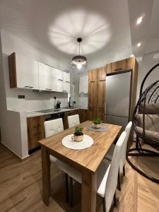 Thanos Luxurious Apartment