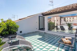 Porta di Castro Design Apartment with Terrace by Wonderful Italy