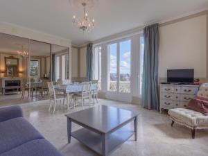 Appartements Apartment Marie Antoinette-1 by Interhome : photos des chambres