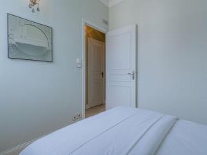 Appartements Apartment Marie Antoinette-1 by Interhome : photos des chambres