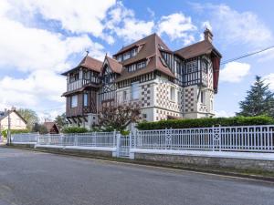 Appartements Apartment Marie Antoinette-1 by Interhome : photos des chambres