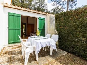 Maisons de vacances Holiday Home Bois d'Eleis by Interhome : photos des chambres