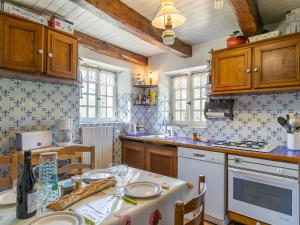 Maisons de vacances Holiday Home Chaumiere Natelliou by Interhome : photos des chambres