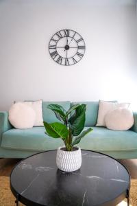 Appartements Le Petit Martial - coeur de ville,refait a neuf,tout equipe, parking : photos des chambres