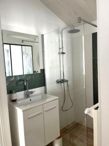 Maisons de vacances La Maison de Lena 500m de la Plage : photos des chambres