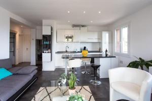 L27 2P Jasmins Sea View Parking & AC