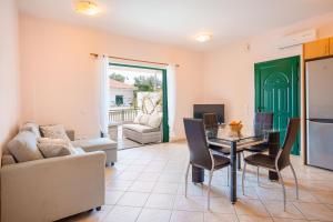 Nikos Central Skala Apartments