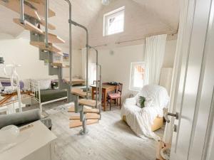 Holiday Home tiny lavender house by Interhome