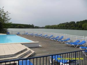 Appartements Appt HAMEAU DU LAC avec piscine et vue sur le lac : photos des chambres