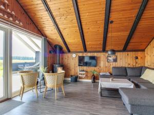 Holiday Home Agnesa - 1-5km from the sea in Western Jutland by Interhome