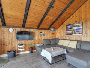 Holiday Home Agnesa - 1-5km from the sea in Western Jutland by Interhome