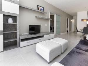 Apartment Edificio Luxor by Interhome