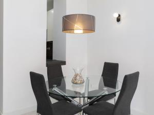 Apartment Edificio Luxor by Interhome