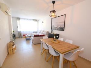 Apartment Pedagrosa II by Interhome