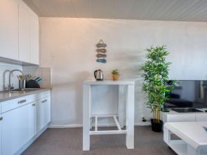 Apartment Les Océanides-19 by Interhome