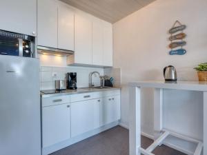 Apartment Les Océanides-19 by Interhome