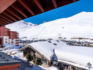 Apartment Ecrin des Neiges - Val Claret-3 by Interhome