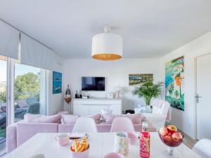 Apartment Les Terrasses dAzur-1 by Interhome