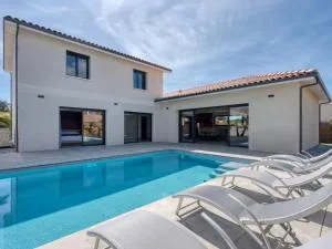 Villa Villa des écureuils by Interhome - Cassy