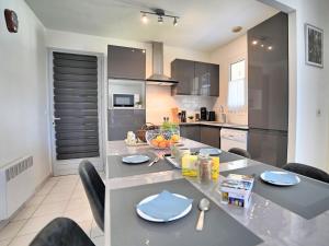 Maisons de vacances Holiday Home Les Lauriers Roses by Interhome : photos des chambres