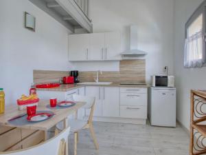 Apartment Provence Village-5 by Interhome