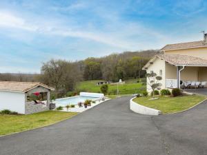 Holiday Home Lesgau by Interhome