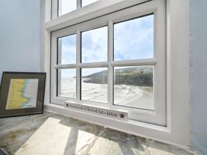 Holiday Home Dolphin Cottage by Interhome