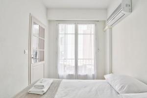 L29 Lenval beach at 1min walk to Sea front AC Balcony