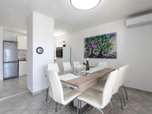 Holiday Home Opera by Interhome