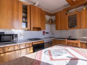 Apartment Aurora by Interhome