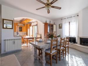 Apartment Aurora by Interhome