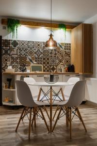 CoZee Studio - In inima Brasovului